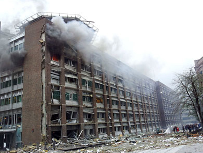 آثار التفجير الذي قام به بريفيك بمجمع حكومي في أوسلو (رويترز)