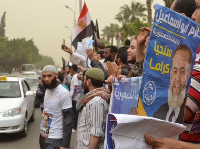 اعتصام أنصار حازم أبو إسماعيل أمام مقر لجنة الانتخابات الرئاسية