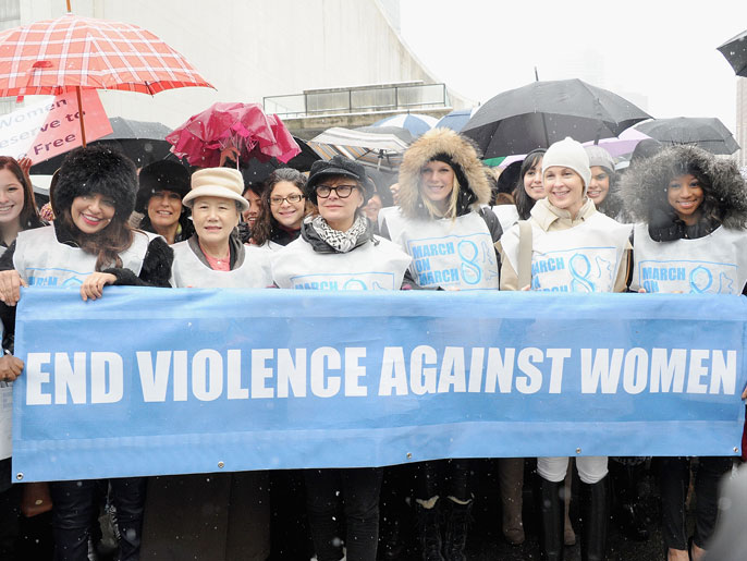 ‪دعوات تعالت لوقف العنف ضد المرأة في يومها العالمي‬ (الفرنسية)