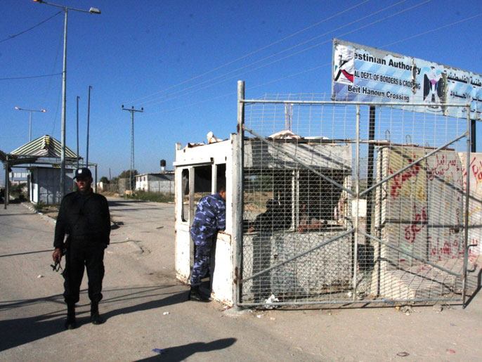 حقوقيون نبهوا إلى طلب عناصر الأمن على معبر بيت حانون تصريحا قبل السفر