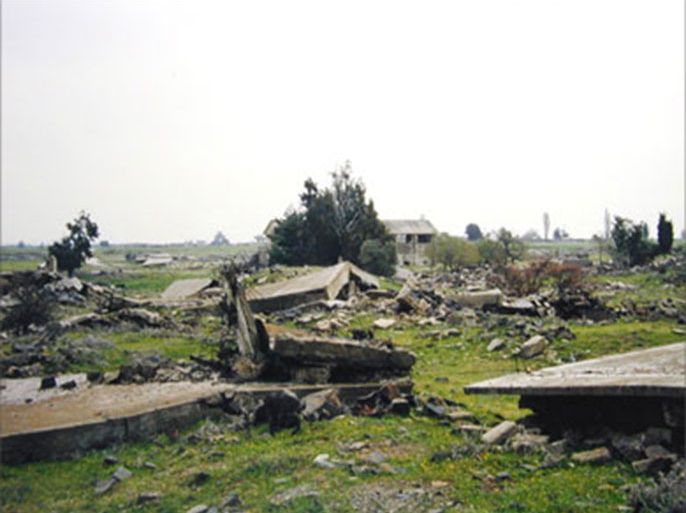 منازل مهدمة في القنيطرة تشهد على التدمير الإسرائيلي للمدينة (الجزيرة)