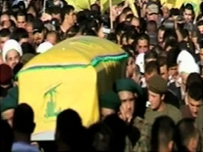 تشييع عنصر من حزب الله قتل في القصير (الجزيرة)