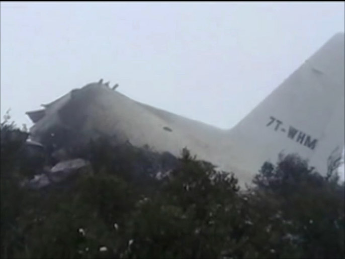 ‪السلطات عزت سقوط الطائرة إلى سوء الأحوال الجوية‬ السلطات عزت سقوط الطائرة إلى سوء الأحوال الجوية 