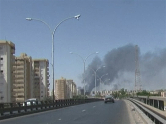 ‪بنغازي تشهد اشتباكات بين قوات حفتر وكتائب الثوار‬  (الجزيرة)
