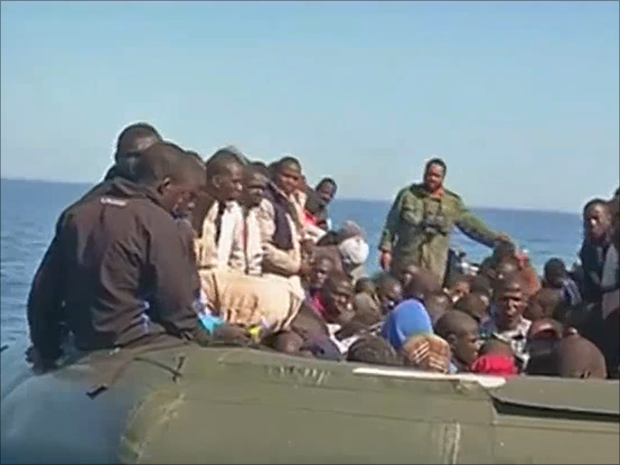 دول أوروبا غير قادرة على إعادة اللاجئين إلى أول ميناء أوروبي رست فيه قواربهم (الجزيرة)