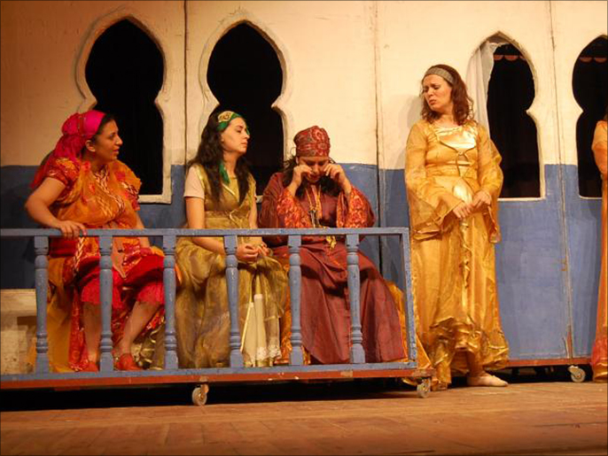 ‪المسرح المغربي تطور من حيث المضمون والأداء وتقنيات العرض‬ (الجزيرة)