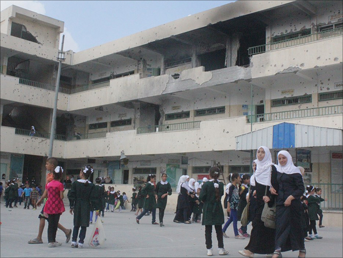‪مئات المدارس تعرضت للتدمير‬ (الجزيرة)