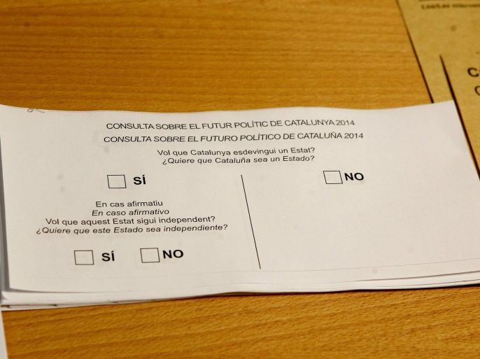Voting slips are presented at the Catalan Interior Ministry headquarters in Barcelona September 28, 2014. Spain's Constitutional Court suspended on Monday an independence referendum called by Catalonia for November, although political forces in the wealthy north-east region forged ahead with a political campaign ahead of their planned vote. Catalonia, which accounts for around a fifth of Spain's economy, has its own language and distinct culture and has long fought for greater autonomy. Picture taken September 28, 2014. REUTERS/Stringer (SPAIN - Tags: POLITICS ELECTIONS)