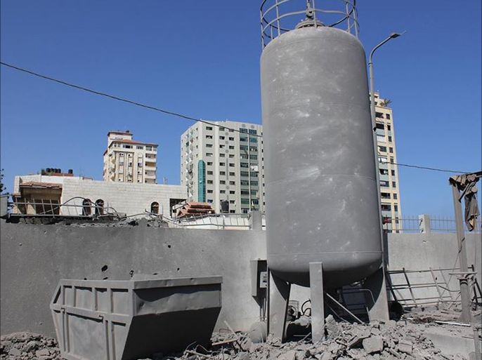 طائرات الاحتلال تدمر محطة للصرف الصحي غرب مدينة غزة
