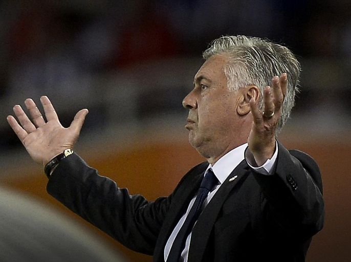 Real Madrid's coach Carlo Ancelotti reacts during their Spanish first division soccer match against Real Sociedad at Anoeta stadium in San Sebastian August 31, 2014. REUTERS/Vincent West (SPAIN - Tags: SPORT SOCCER)