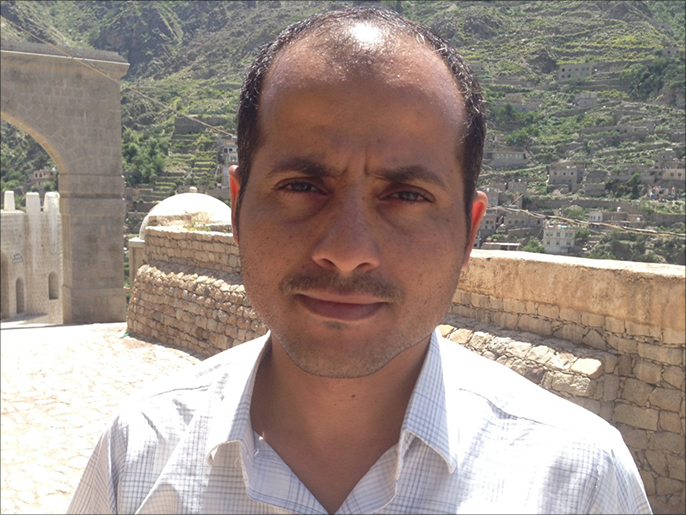 ‪العزب تحدث عن مخاوف من سقوط مدينة تعز بيد الحوثيين‬  (الجزيرة)