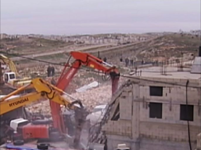 سلطات الاحتلال الإسرائيلي تهدم منزلين في القدس
