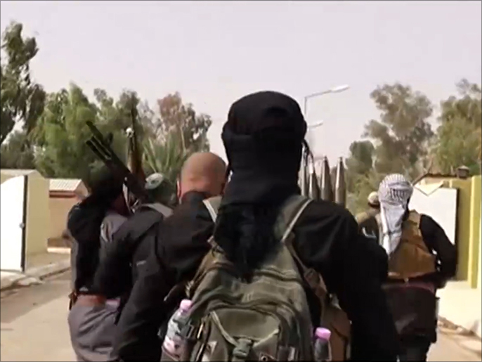عناصر تنظيم الدولة سيطروا على الجزء الغربي من بيجي قبل أسبوعين (الجزيرة)
