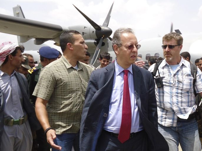 United Nation's special envoy to Yemen, Jamal Benomar, arrives in Saada, the stronghold of the Shi'ite Houthi movement September 17, 2014. At least 20 people were killed when Shi'ite Muslim rebels clashed with army soldiers and allied tribesmen in an outer suburb of the Yemeni capital of Sanaa, tribal and medical sources said on Wednesday. Tribal sources told Reuters the rebels had gained control of Wadi Dhahr suburb in the fighting, the latest in an escalating conflict between the Sunni-dominated government and Houthi Shi'ites fighting for more territory and control in the north. A government official told Reuters on Wednesday that Benomar had gone to Saada province to meet the Houthi leader. REUTERS/Naiyf Rahma (YEMEN - Tags: POLITICS CIVIL UNREST)