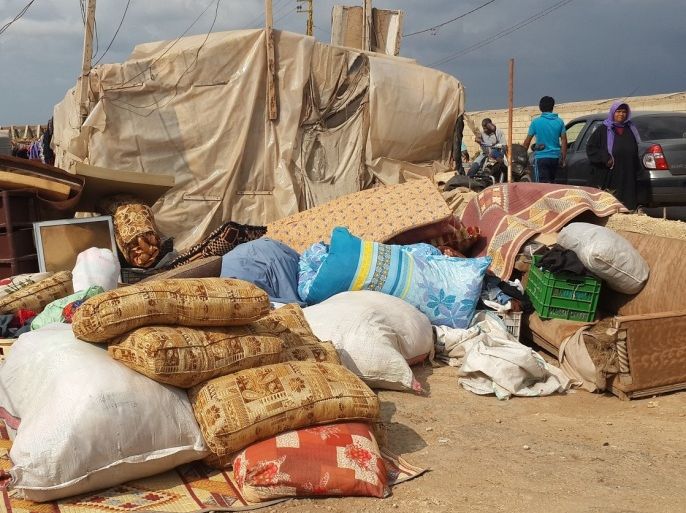صور للاجئين داخل مخيماتهم في سهل عكار ينتظرون الرحيل - شمال لبنان – 3062015 – أسامة العويد.