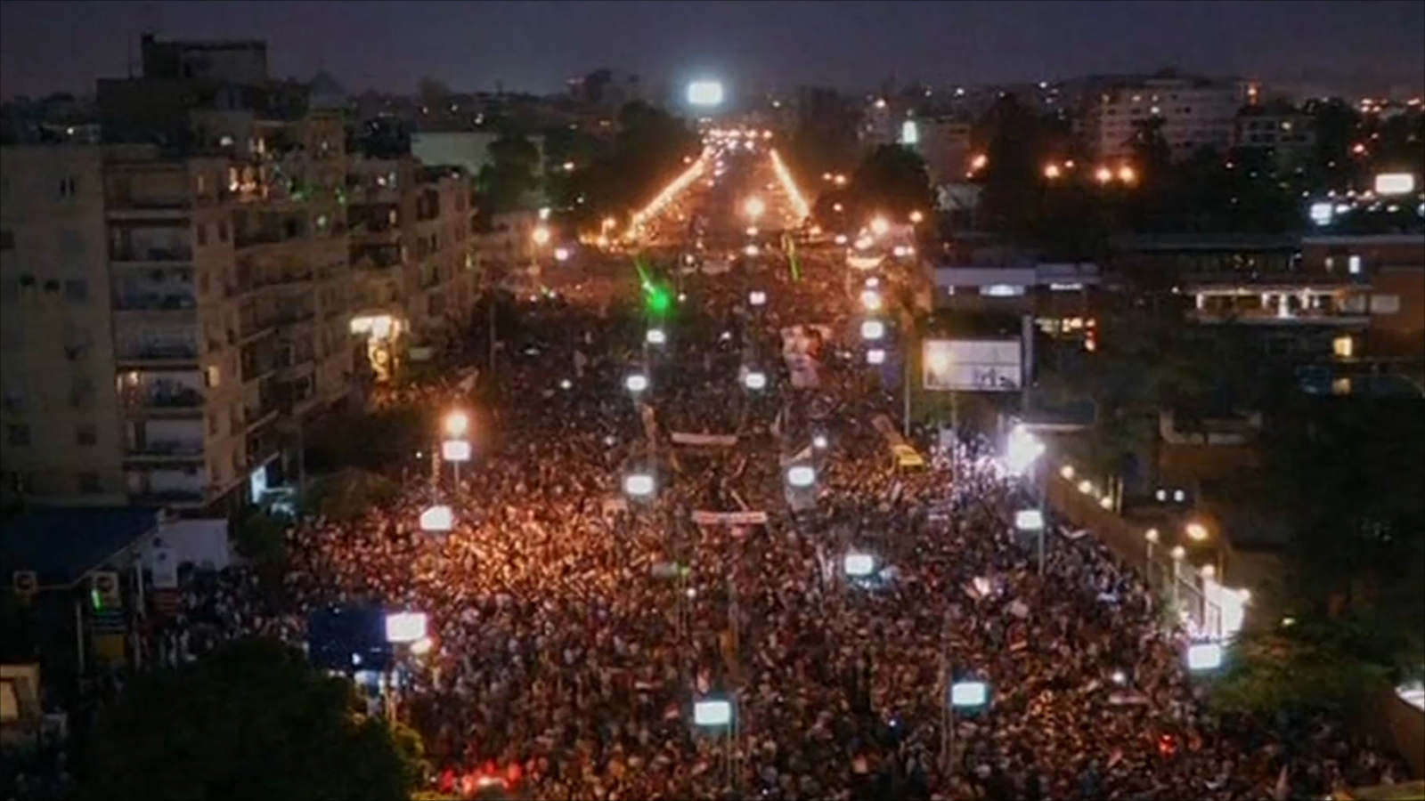 ‪مظاهرات 30 يونيو مهدت للانقلاب‬ (الجزيرة-أرشيف)
