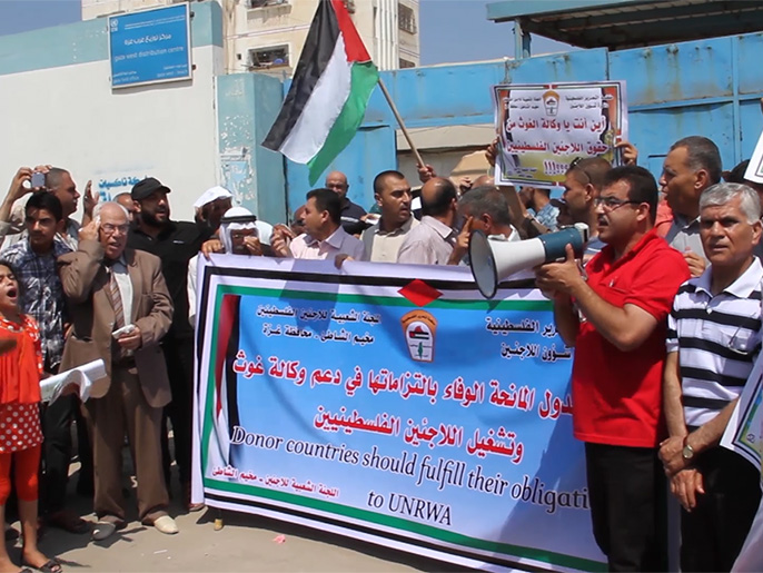 احتجاجات بغزة على تأجيل أونروا العام الدراسي (الجزيرة)