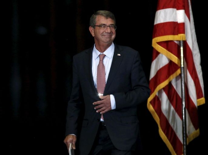 U.S. Secretary of Defense Ashton Carter leaves the podium after speaking at NASA Ames Research Center in Mountain View, California, August 28, 2015. REUTERS/Robert Galbraith