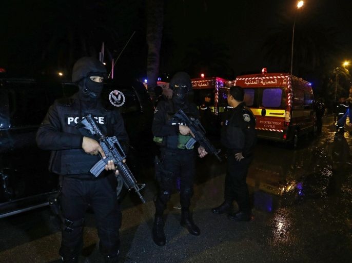 Police and rescue forces at the scene of an explosion in Tunis, Tunisia, 24 November 2015. Eleven members of the Tunisian presidential security service were killed when an explosion hit their bus in the capital Tunis, Interior Ministry spokesman Walid al-Wuqaini told state television. Fourteen other people were injured, and the cause of the explosion was not yet known, the broadcaster said, citing an unnamed security official.