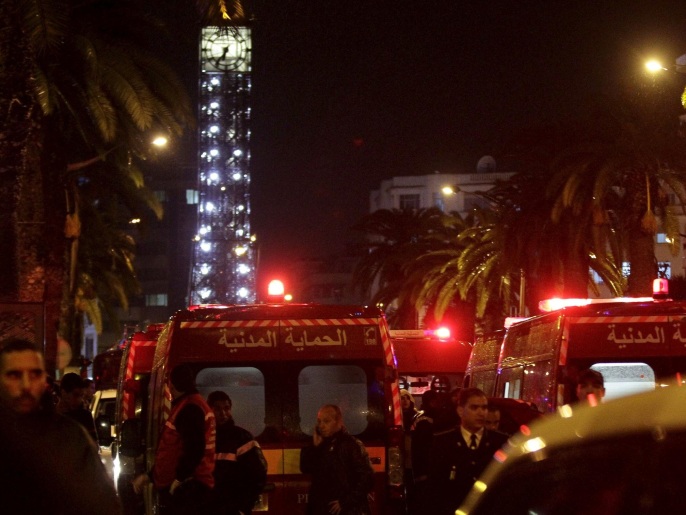 ‪فرق الحماية المدنية في شارع‬ فرق الحماية المدنية في شارع الحبيب بورقيبة وسط العاصمة عقب الهجوم (رويترز)