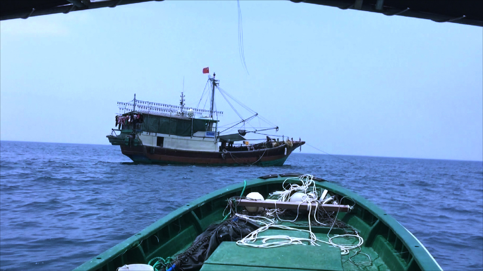 ‪الصيد في بحر جنوب الصين يوفر 70% منال احتياجات السمكية للبلاد‬ (الجزيرة)
