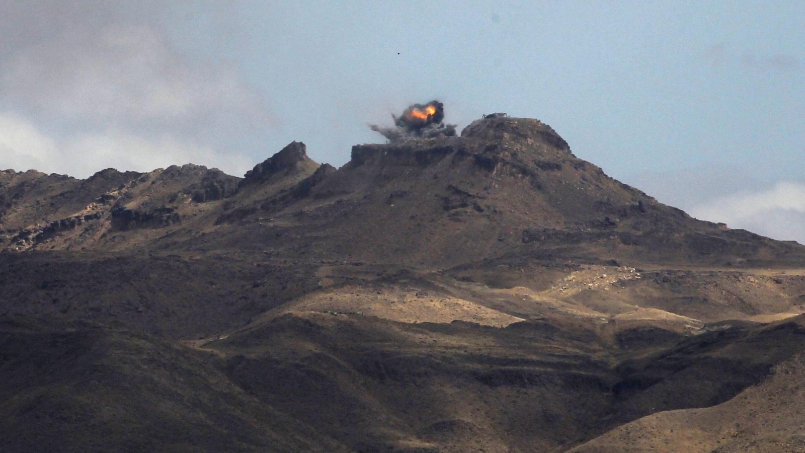 ‪التحالف العربي شن غارات على مواقع قوات الحوثيين وصالح قرب صنعاء‬  (الأوروبية)
