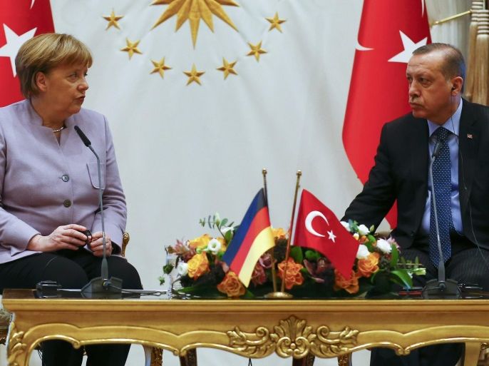 Turkish President Recep Tayyip Erdogan and German Chancellor Angela Merkel meet at the presidential palace during the first visit since July's failed coup in Ankara, Turkey, February 2, 2017. REUTERS/Umit Bektas