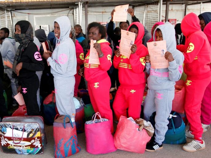 Illegal African migrants arrive at Mitiga International Airport before their voluntary return to their countries, east of Tripoli, Libya, March 23, 2017. REUTERS/Ismail Zitouny