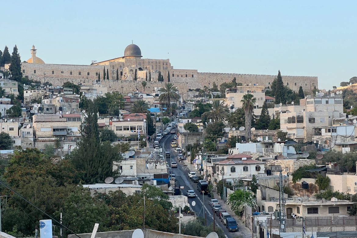 القدس-سلوان- صورة تظهر وادي حلوة وقربه من سور القدس والمسجد الأقصى-الجزيرة نت-