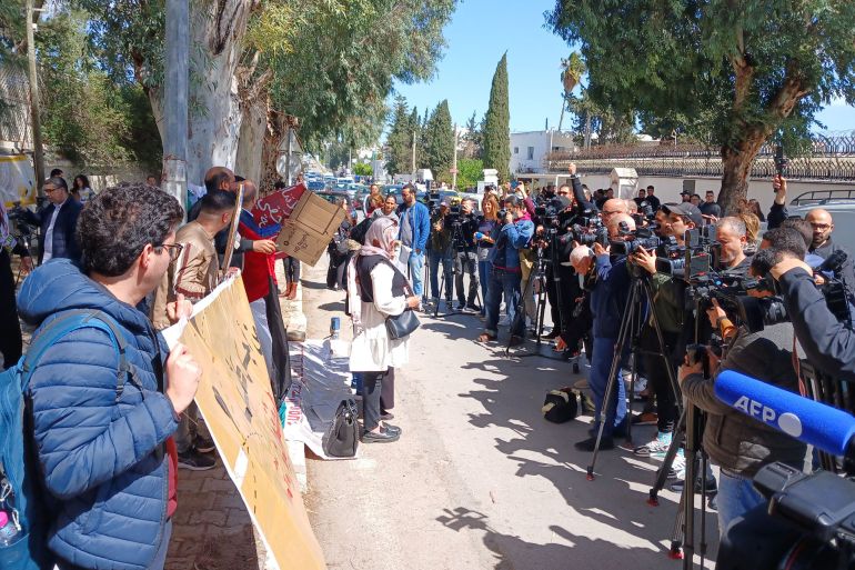 جانب من الاحتجاج على زيارة ميلوني أمام السفارة الإيطالية بتونس/العاصمة تونس/أبريل/نيسان 2024 (خاصة)