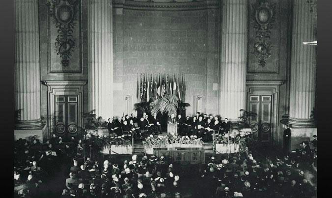 وقعت اثنتا عشرة دولة من أوروبا وأمريكا الشمالية معاهدة شمال الأطلسي في 4 أبريل 1949 في واشنطن العاصمة.المصدر: موقع حلف الناتو