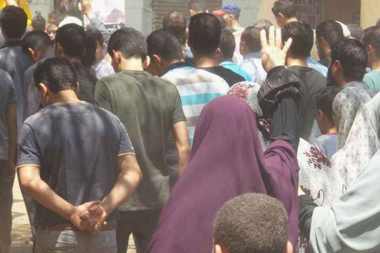لصلاة الغائب ومظاهرة في قرية محمد مرسي