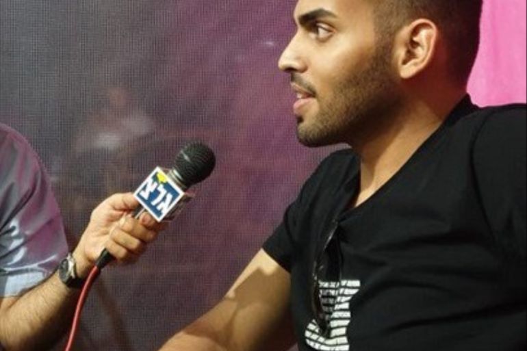 محمد سعود ناشط إعلامي سعودي يدلي بحديث لإذاعة إسرائيلية أثناء زيارته لإسرائيل
