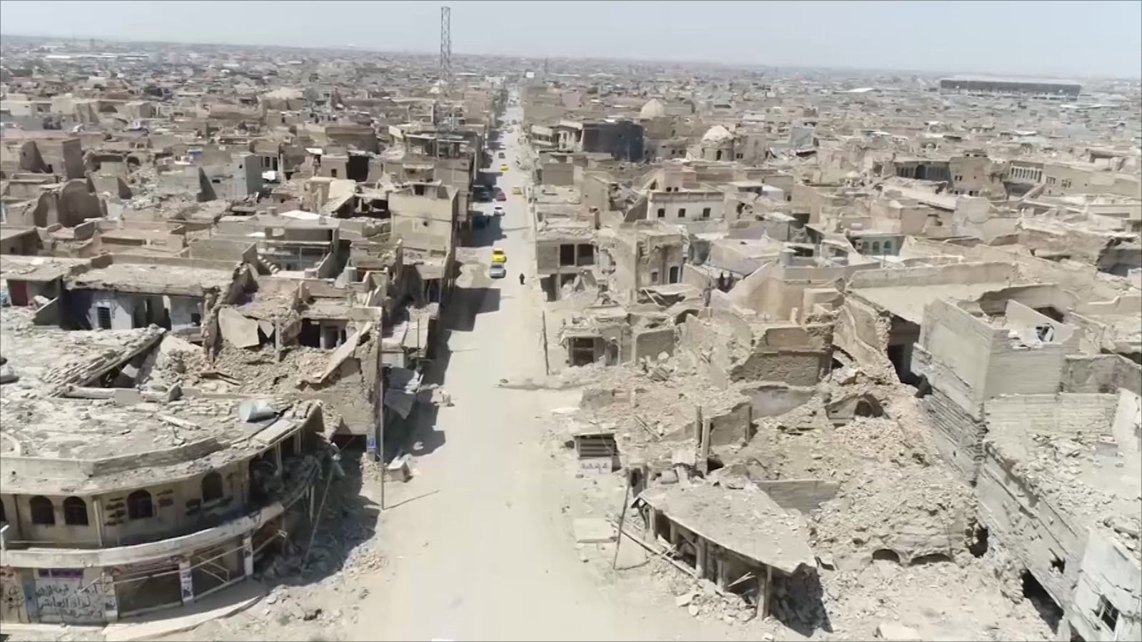 ‪بعد سنتين من استعادة الموصل لا يزال الدمار ينتشر في أجزاء كبيرة منها‬ (الجزيرة)