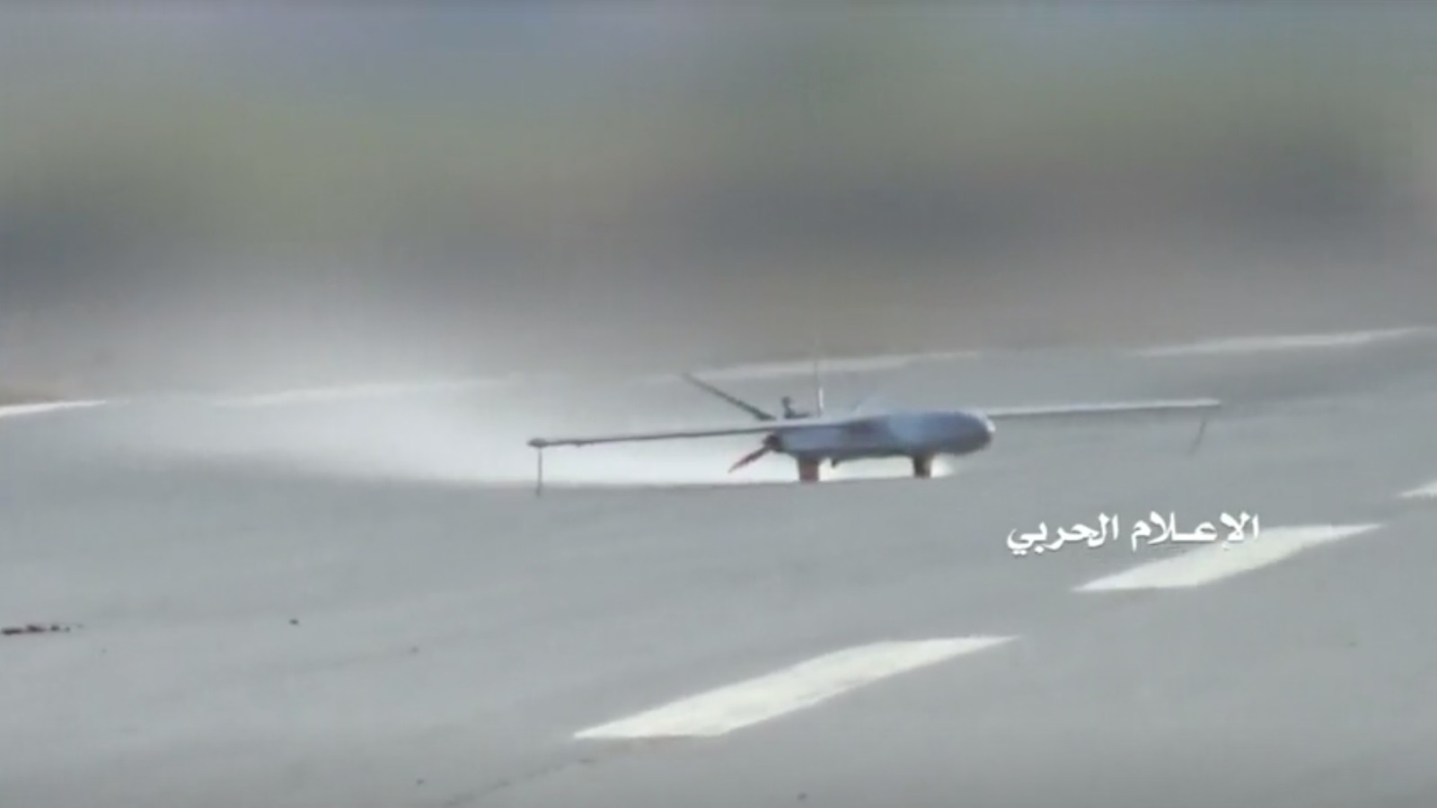 جماعة الحوثي هاجمت منشآت نفطية في الشيبة بعشر طائرات مسيرة (رويترز)