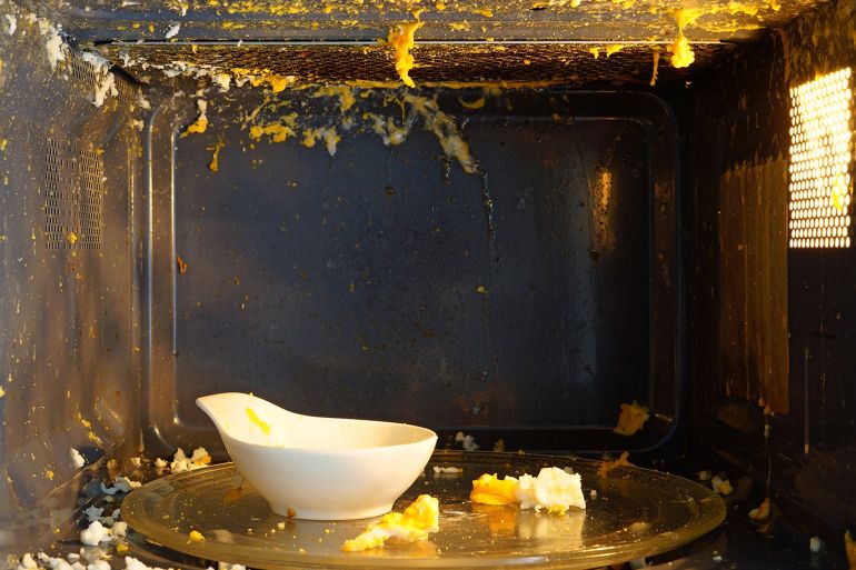 Wrong egg cooking in the microwave
