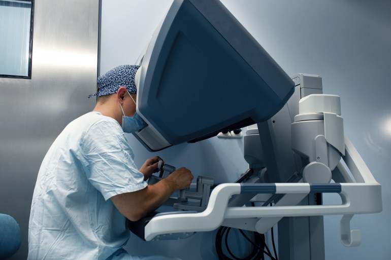 Le développement de la chirurgie robotisée ne signifie pas qu'elle est toujours la meilleure. (Shutterstock)