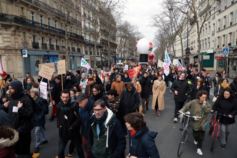 Manifestations antérieures à Paris pour réclamer des améliorations salariales (Anadolu)