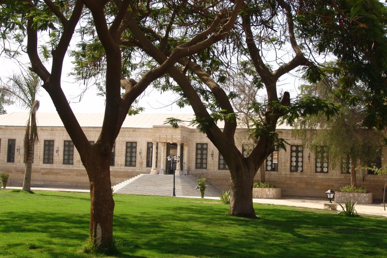 Palais de Fosqiah from outside