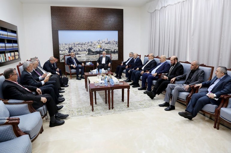 Ministre des affaires étrangères turc Hakan Fidan rencontre le chef du Hamas à Doha