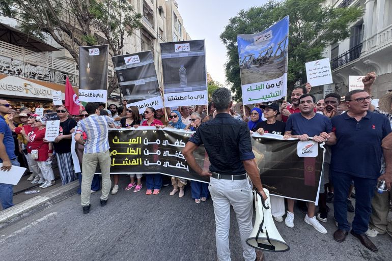 المتظاهرون التونسيون عبّروا عن تمسكهم بالديمقراطية و الحرية
