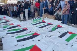 تشييع رفات فلسطينيين انتُشلت من تحت أنقاض منازل مدمرة في مخيم النصيرات وسط قطاع غزة المصدر من حساب خالد عبدالرحمن خالد على فيسبوك