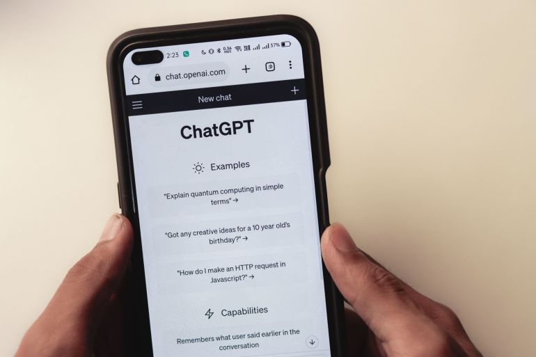 أساليب التحفيز العاطفي تتنوع بين الترغيب والترهيب والاستعطاف والسرد والتعاطف والثناء